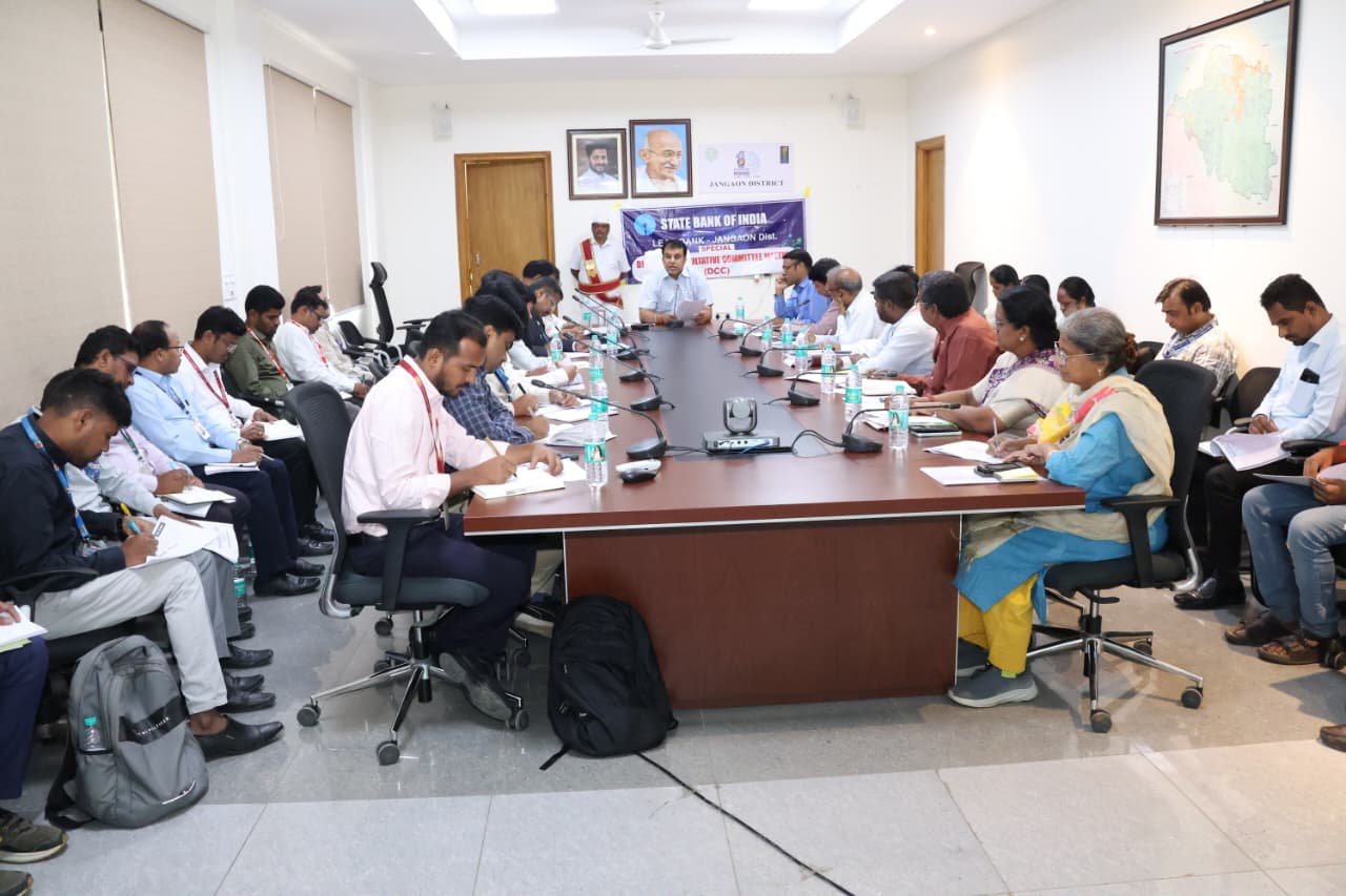 ప్రజలకు బ్యాంకింగ్ సేవలు మరింత చేరువ చేయాలి  వ్యవసాయ, పంట రుణాల లక్ష్యాలను బ్యాంకులు తప్పనిసరిగా సాధించాలి